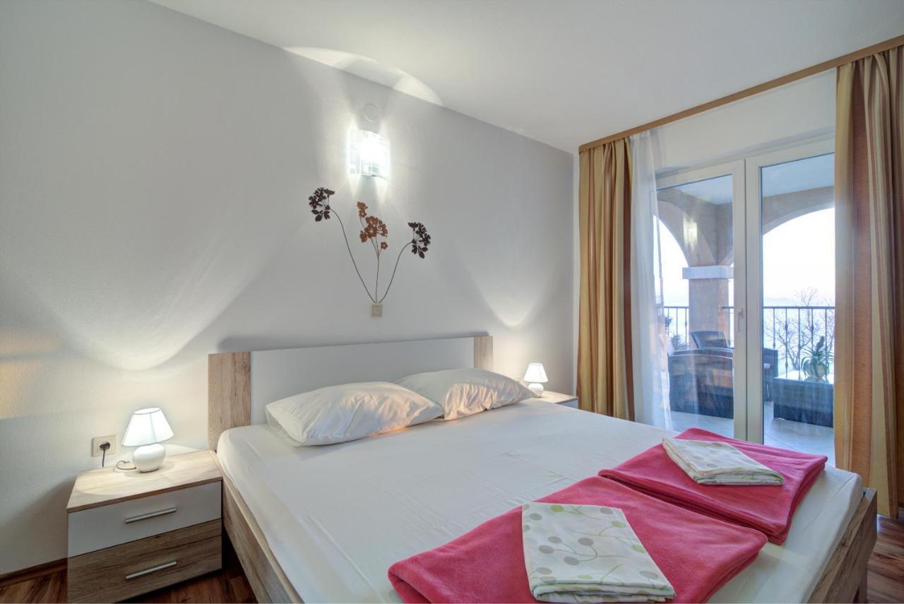 Apartments Lucia Senj 1 Eksteriør bilde