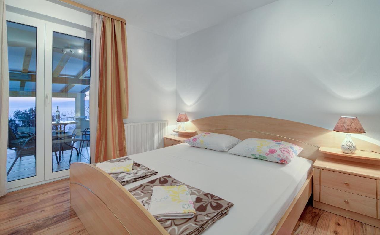 Apartments Lucia Senj 1 Eksteriør bilde